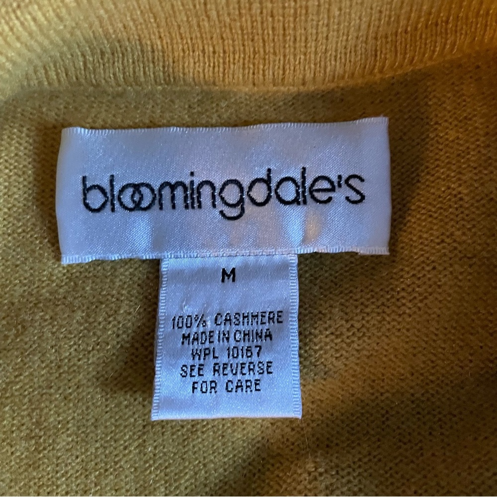 Bloomingdales 100% cashmere long sleeve sweater size M. - Picture 4 of 5
